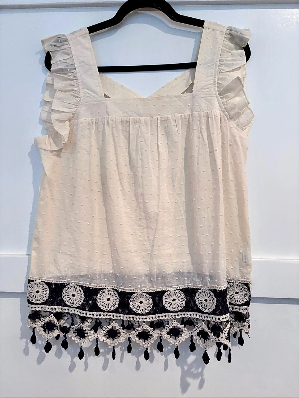 Solitaire Embroidered Lace Trim Top in White & Navy Blue Size Large